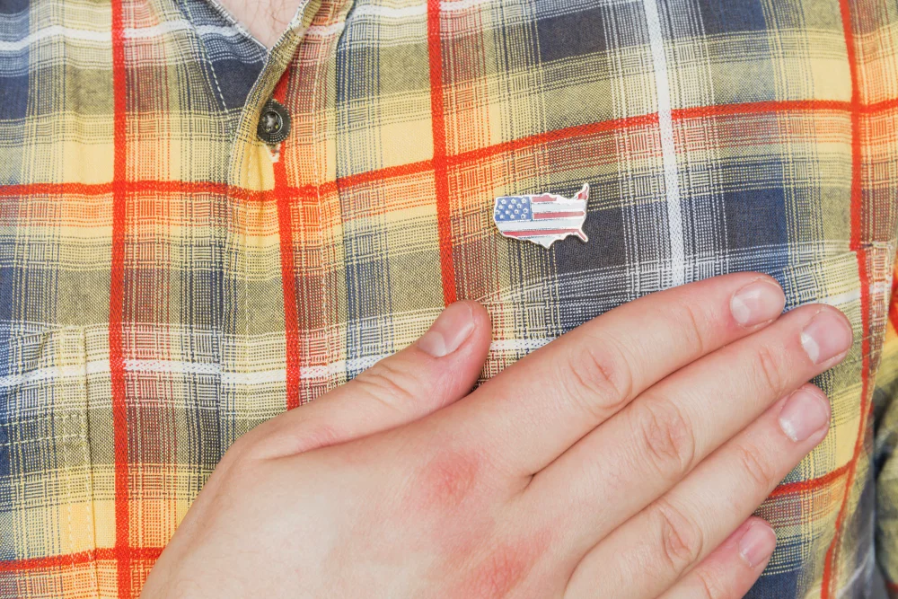 Przypinka metalowa z flagą USA